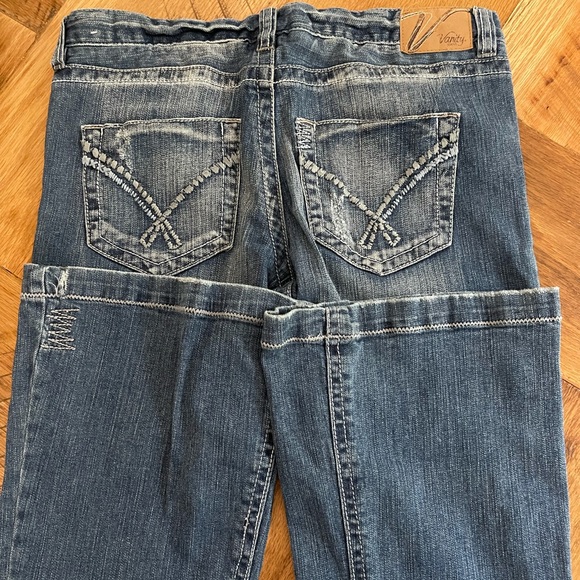 Vanity Jeans - Picture 3 of 5
